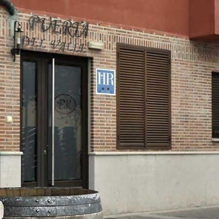 Hostal Puerta Del Valle La Cisterniga ภายนอก รูปภาพ