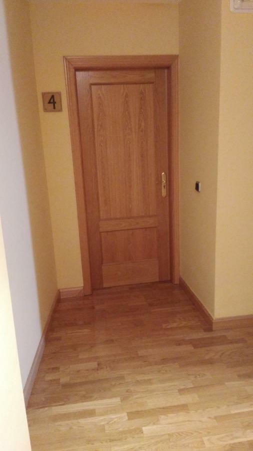 Hostal Puerta Del Valle La Cisterniga ภายนอก รูปภาพ